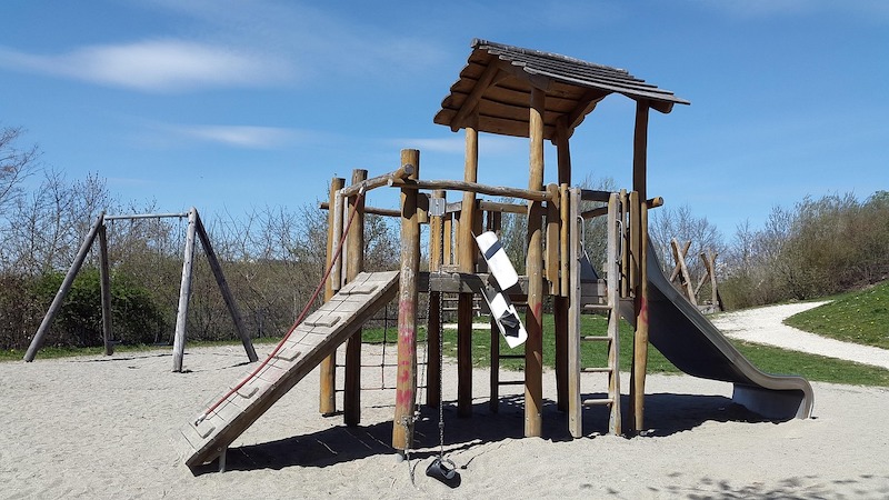  With a little creativity, you can build everything from play forts to balance beams.